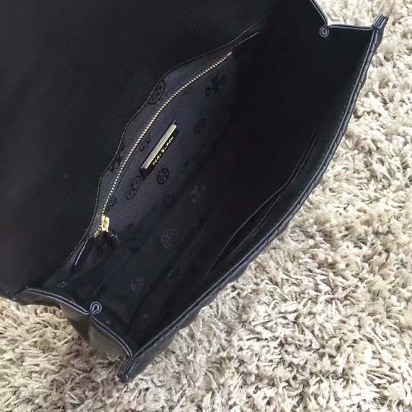 Tory Burch Fleming Convertible Shoulder Bag - Picture 4 of 12